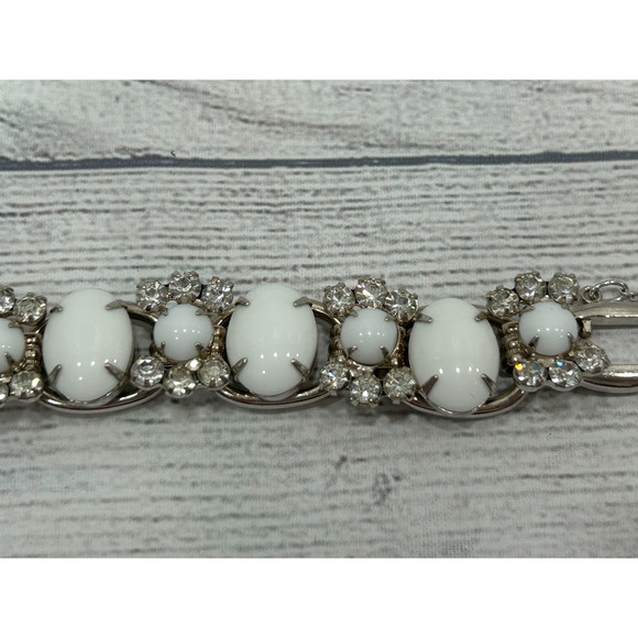 Vintage White Milk Glass Cabochon and Sparkling Rhinestone Silver Tone Bracelet - Picture 5 of 14